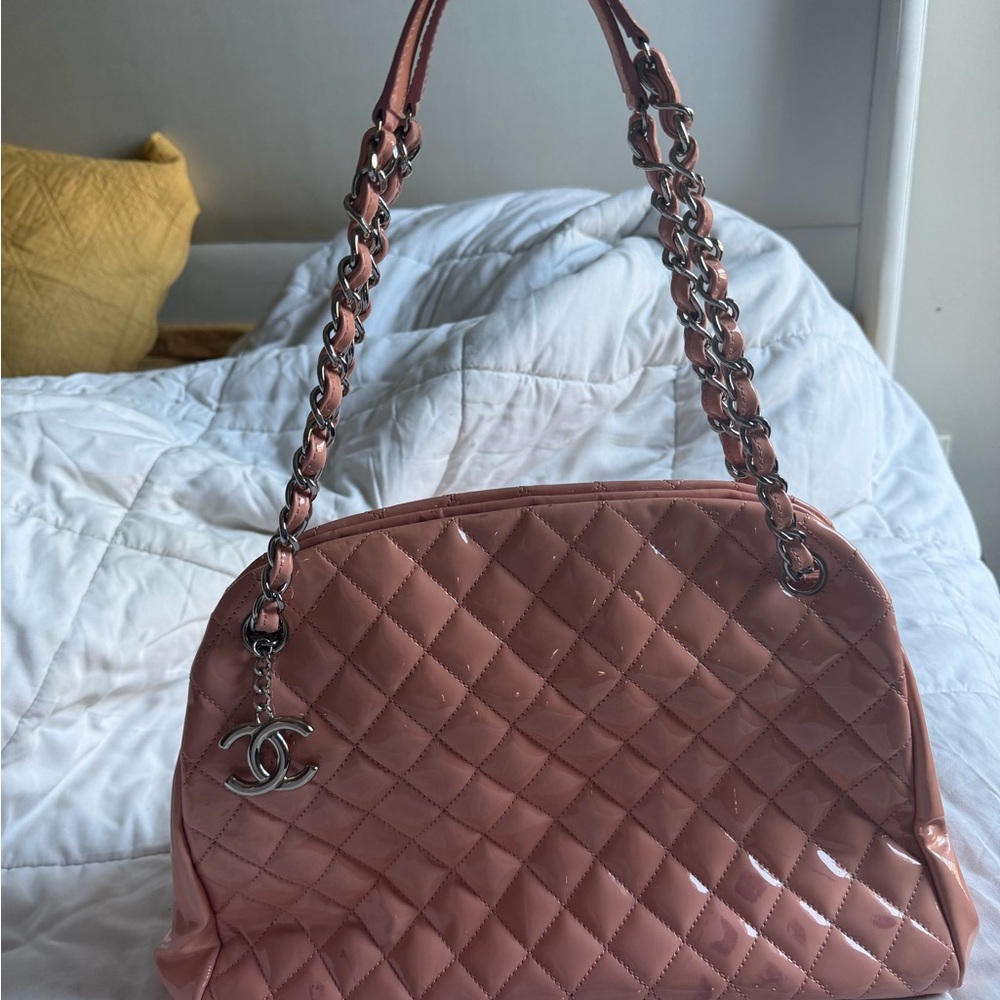 CHANEL Pink Glossy Quilted Shoulder Bag - Picture 3 of 14